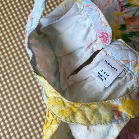 Bundle of 2 tropical print dresses. Size 3-6 Months - Picture 11 of 12